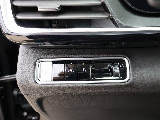 Vehicle image 35 of 62