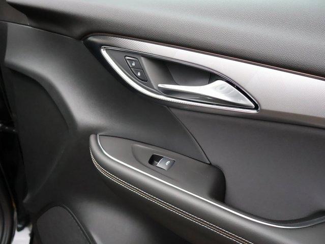 Vehicle image 17 of 63