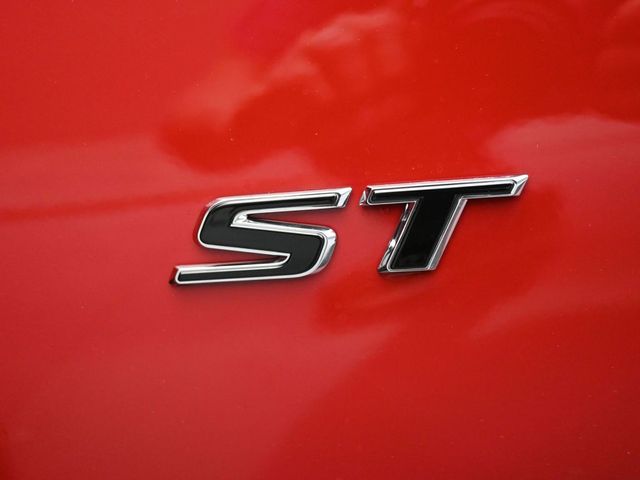Vehicle image 41 of 45