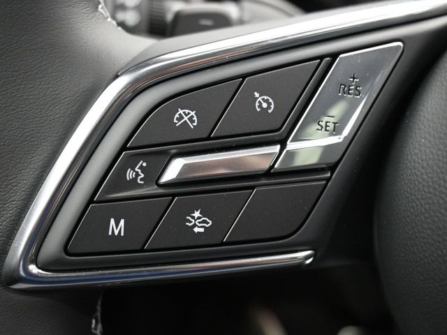 Vehicle image 31 of 45