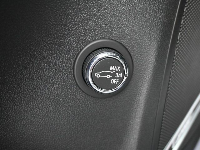 Vehicle image 29 of 43