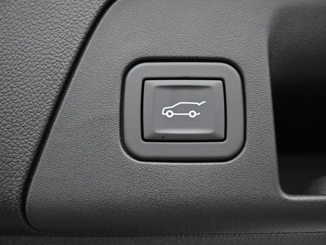 Vehicle image 40 of 43
