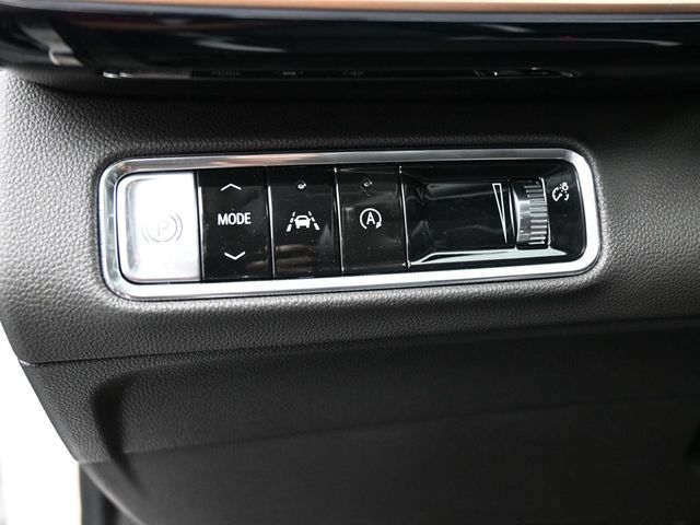 Vehicle image 31 of 43