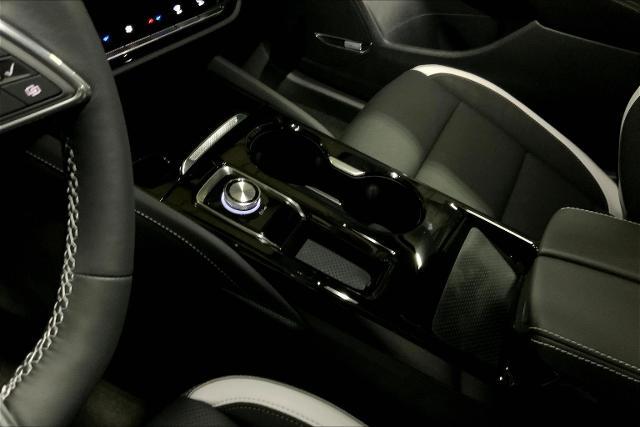 Vehicle image 17 of 40