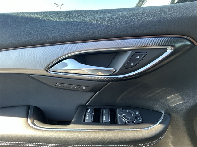 Vehicle image 39 of 47