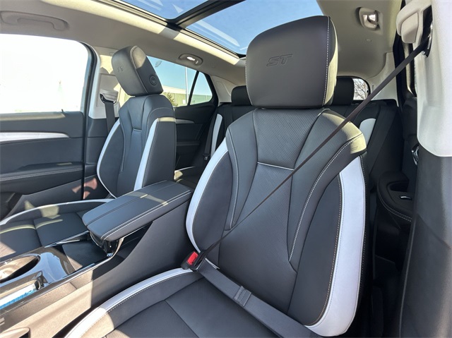 Vehicle image 36 of 47