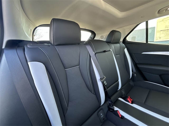 Vehicle image 43 of 47