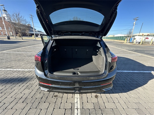 Vehicle image 42 of 47