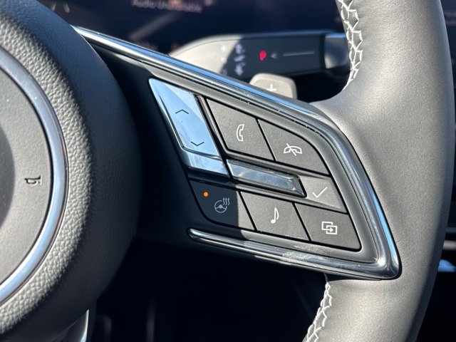 Vehicle image 14 of 21