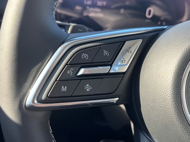 Vehicle image 13 of 21