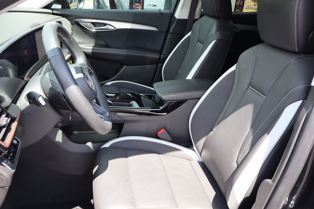 2025 Buick Envision Sport Touring Image 7 of 24