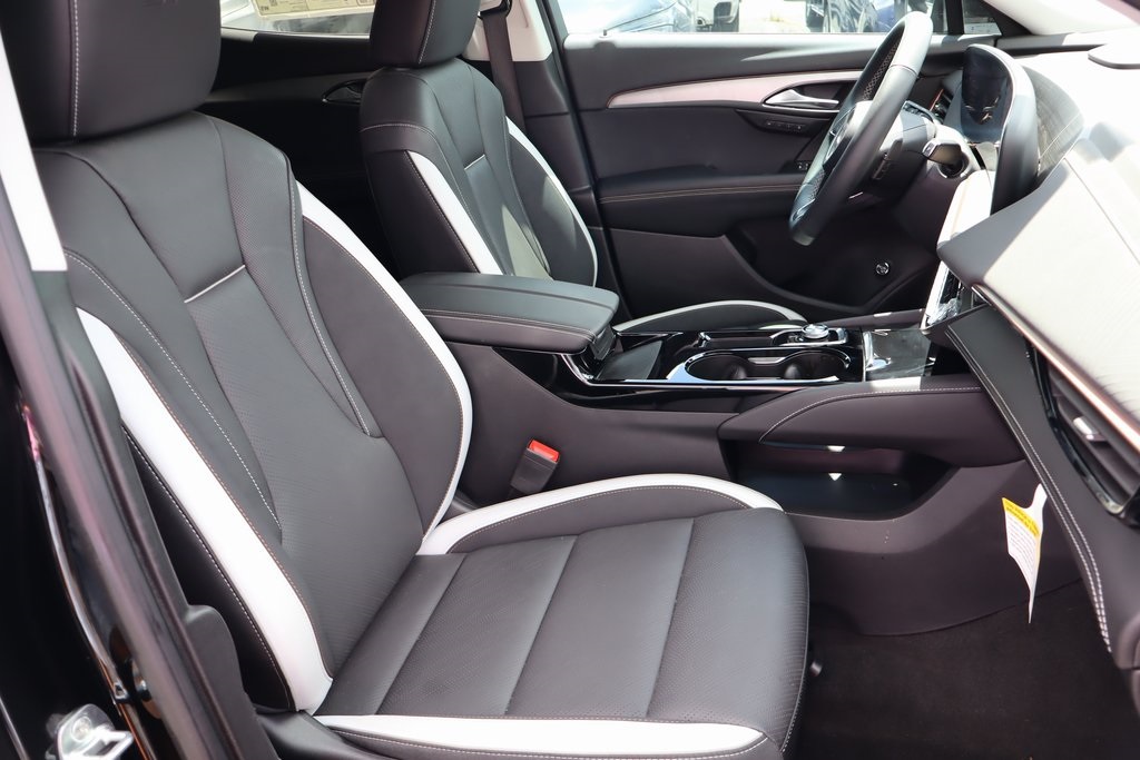 2025 Buick Envision Sport Touring Image 9 of 24