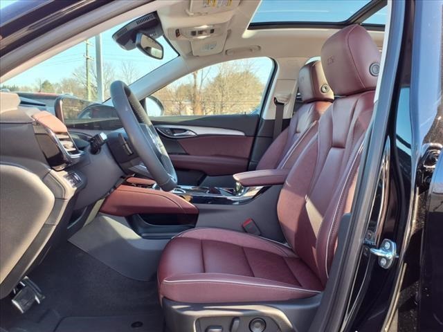 2025 Buick Envision Sport Touring Image 7 of 9