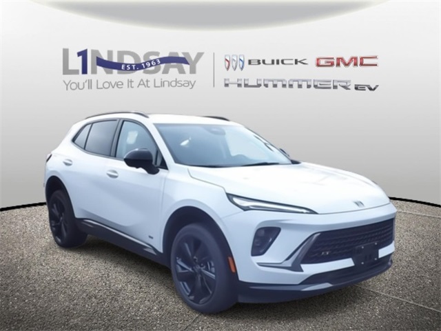 2025 Buick Envision Sport Touring Image 2 of 9