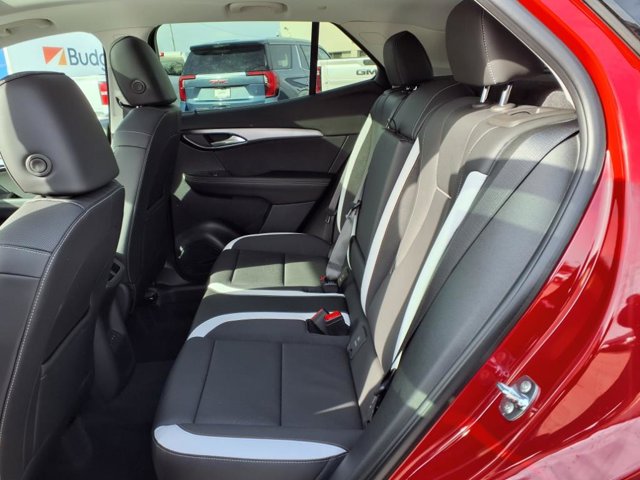 Vehicle image 16 of 17