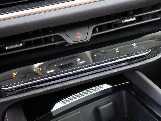 Vehicle image 32 of 62
