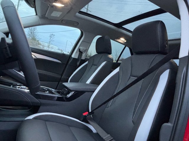 Vehicle image 19 of 22