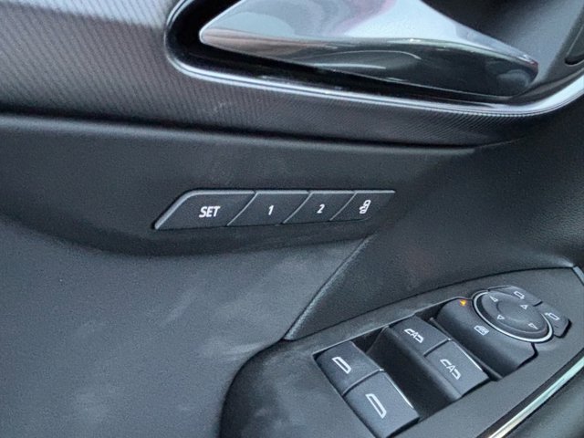 Vehicle image 17 of 22
