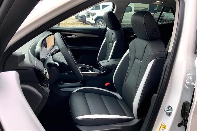 Vehicle image 18 of 40