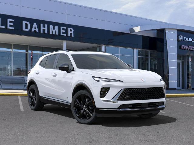 Vehicle image 8 of 40
