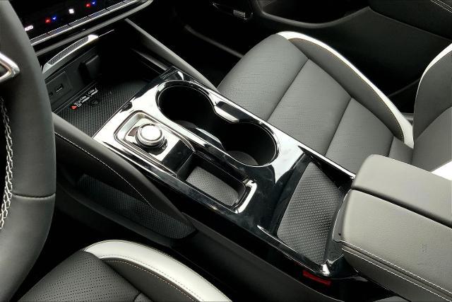 Vehicle image 17 of 40