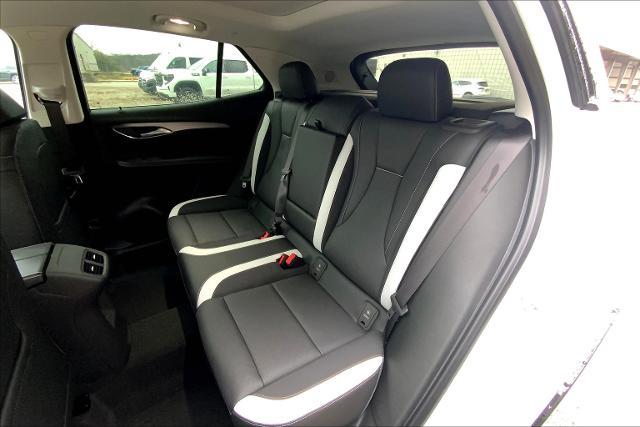 Vehicle image 19 of 40