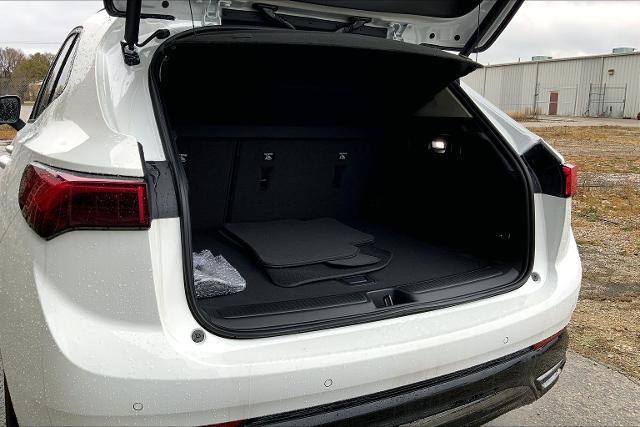 Vehicle image 14 of 40