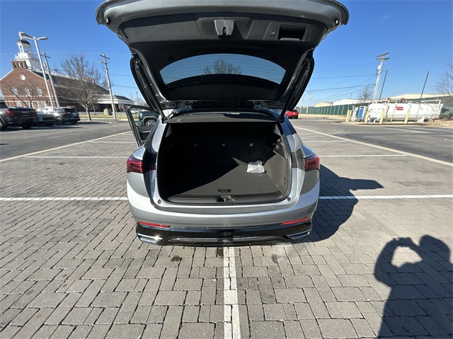 Vehicle image 42 of 47