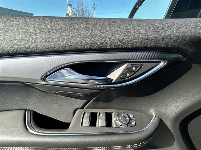 Vehicle image 39 of 47