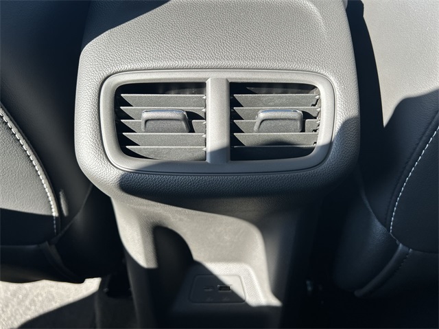 Vehicle image 38 of 47