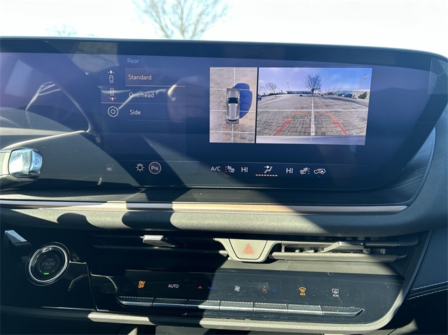 Vehicle image 31 of 47