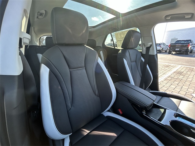 Vehicle image 44 of 47