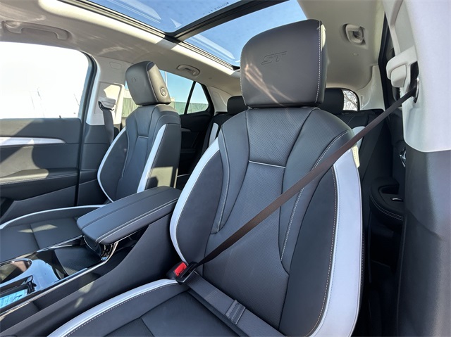 Vehicle image 36 of 47