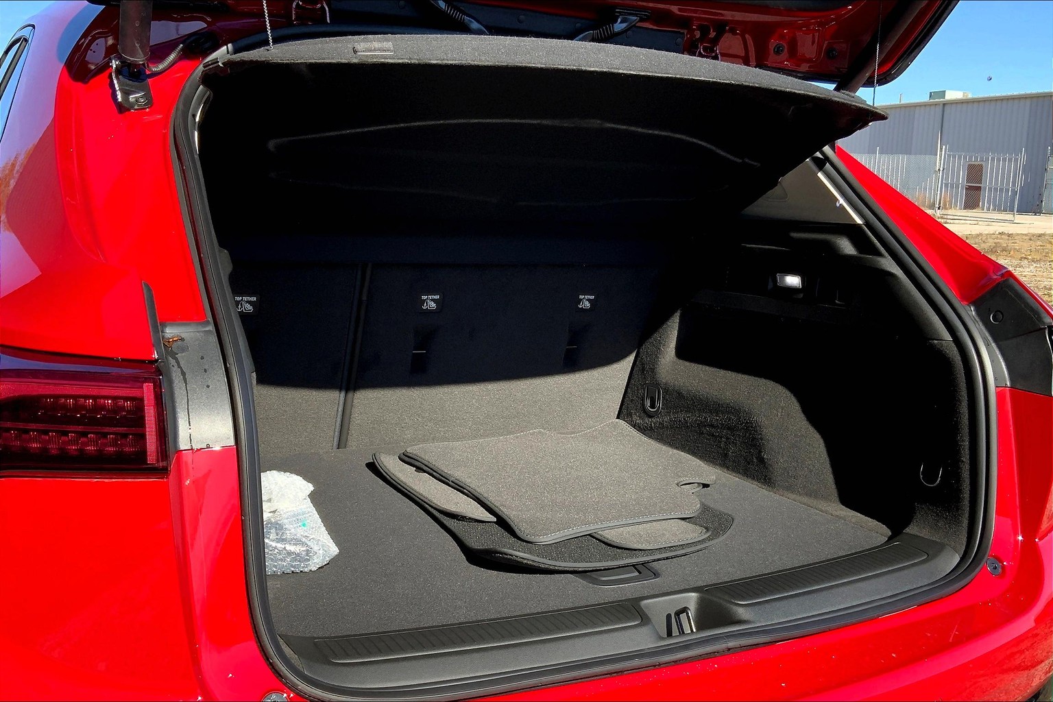 Vehicle image 14 of 40