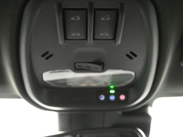 Vehicle image 40 of 46