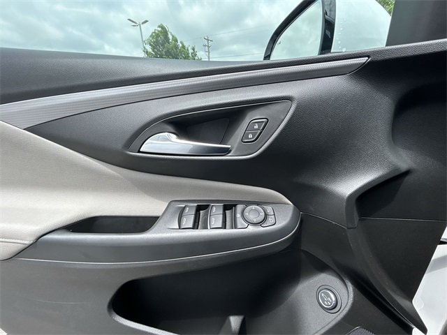 Vehicle image 37 of 45
