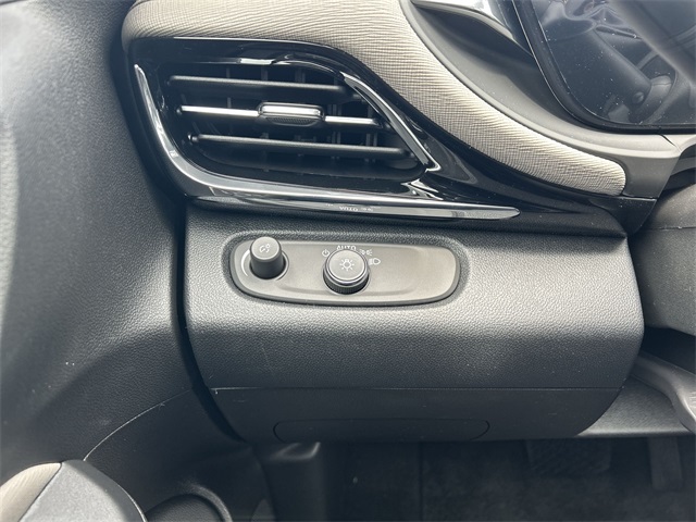 Vehicle image 33 of 45