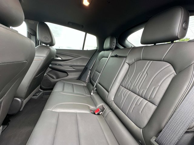 Vehicle image 13 of 32