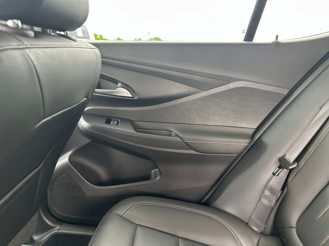 Vehicle image 14 of 32