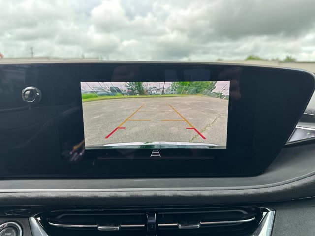 Vehicle image 23 of 32