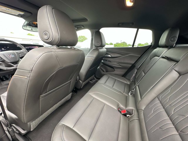 Vehicle image 17 of 32