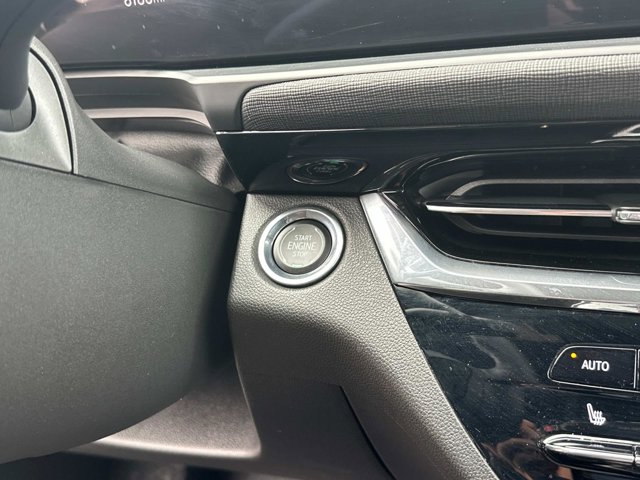 Vehicle image 27 of 32