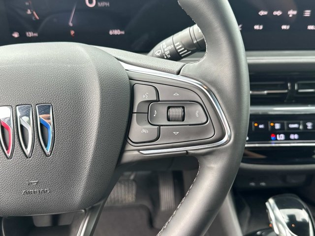Vehicle image 28 of 32
