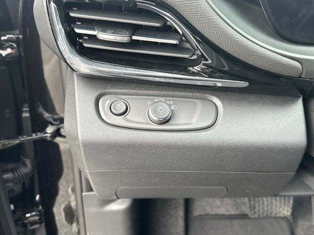 Vehicle image 30 of 32