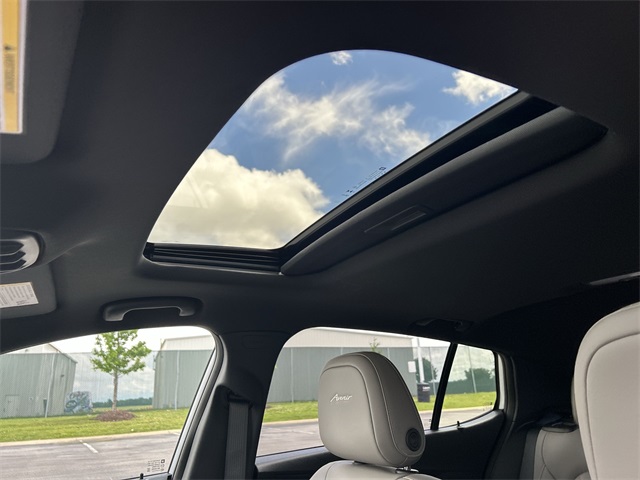 Vehicle image 34 of 46