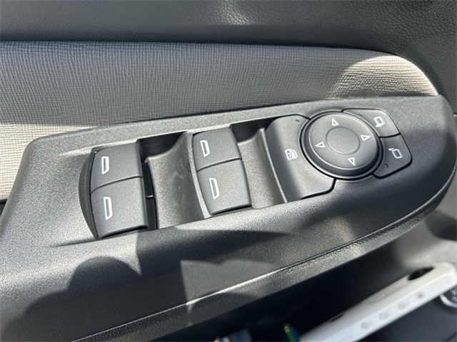 Vehicle image 39 of 46