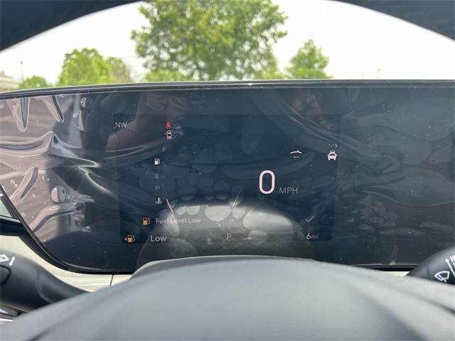 Vehicle image 28 of 46