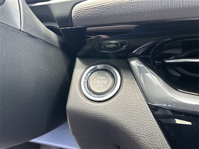 Vehicle image 32 of 46