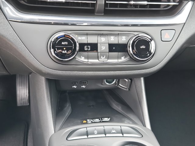 Vehicle image 13 of 18