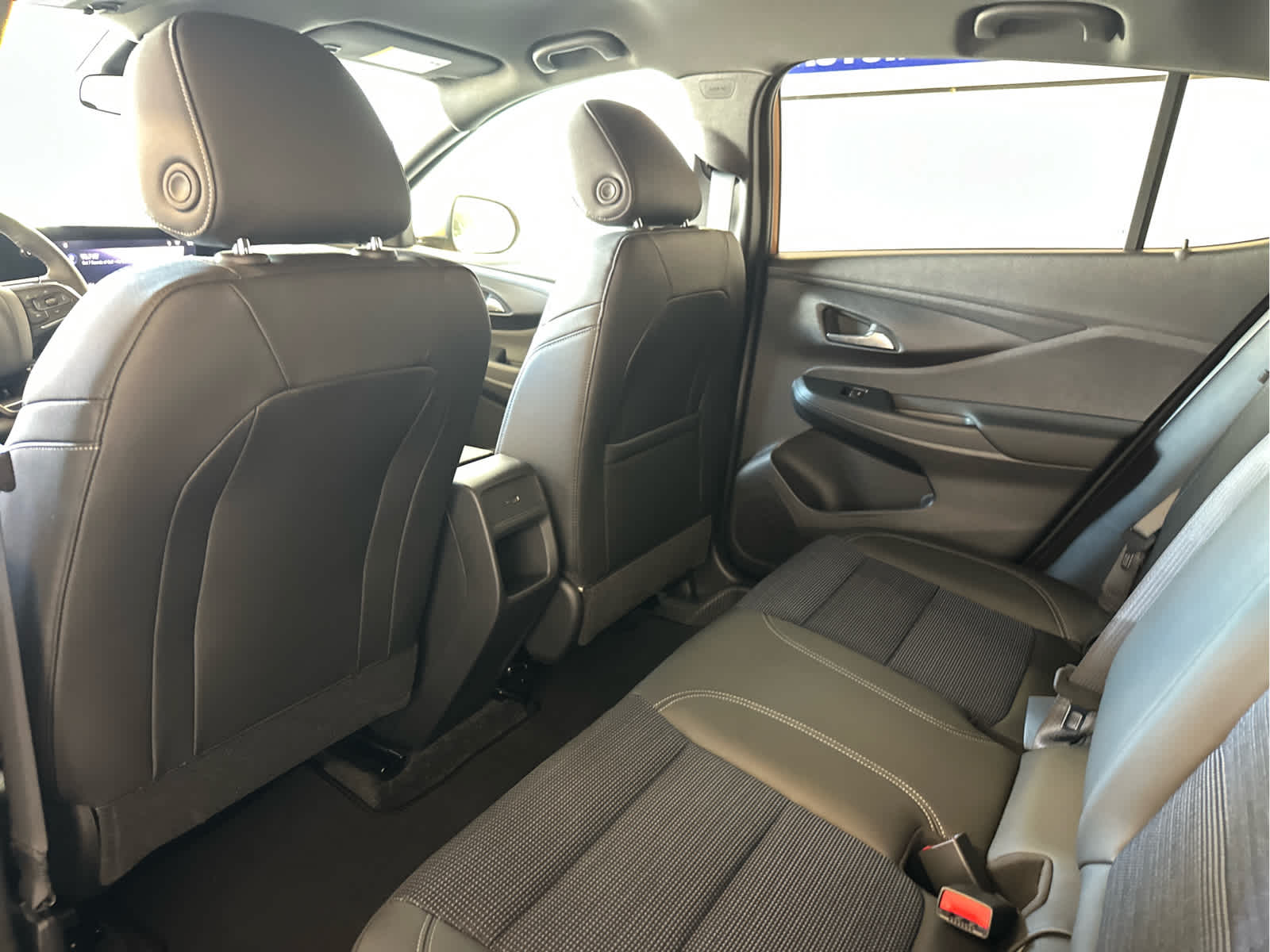 Vehicle image 21 of 48